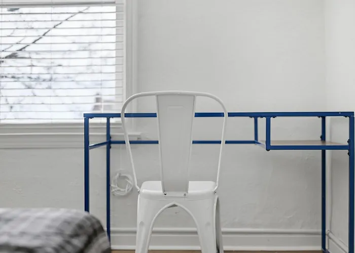 Homestay Dormont, !b Modern And Spacious Private Bedroom With Shared Bathroom *